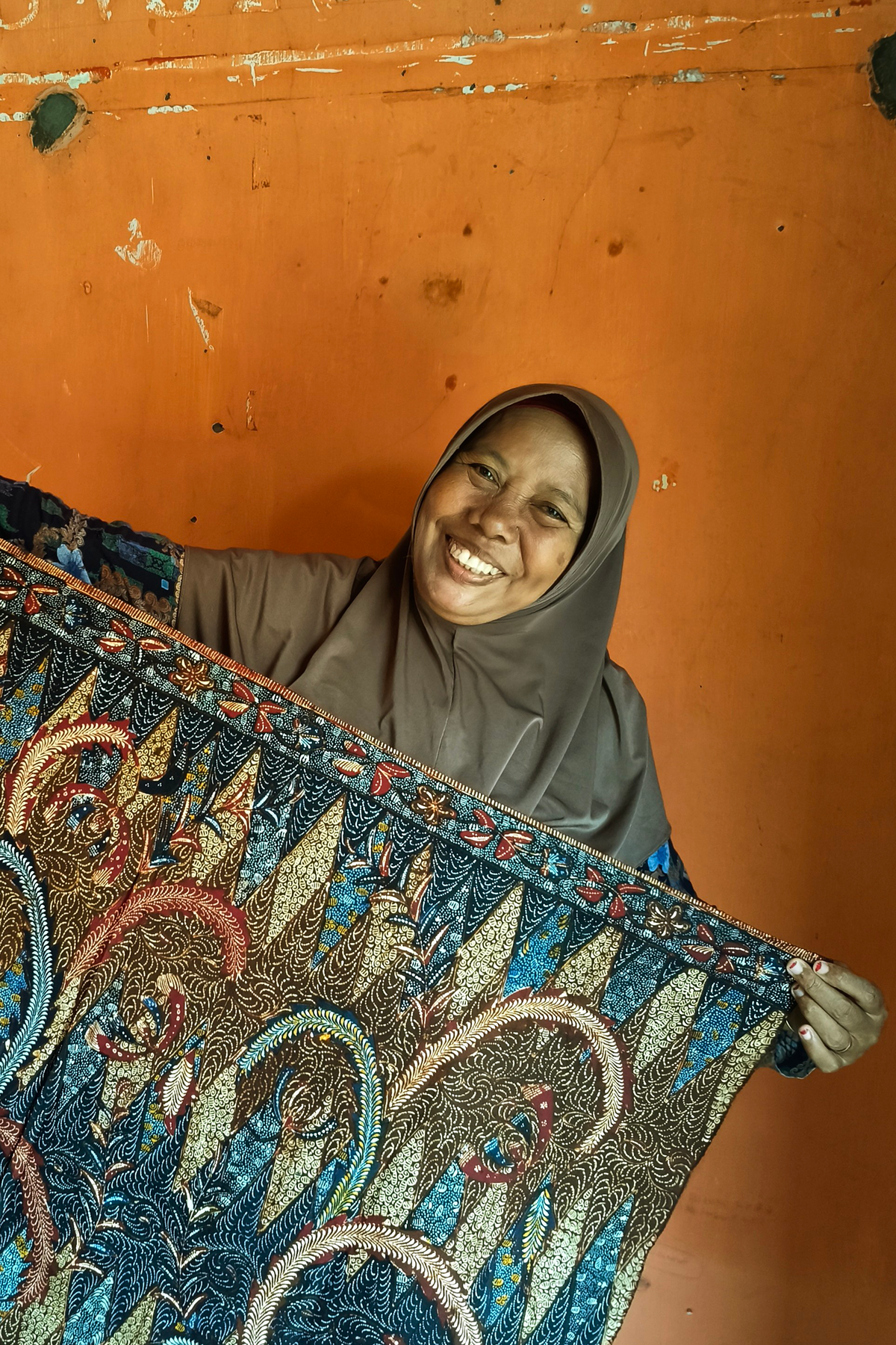 IBU NASIATUN,  SARONG GEMBLONG SAIRIS