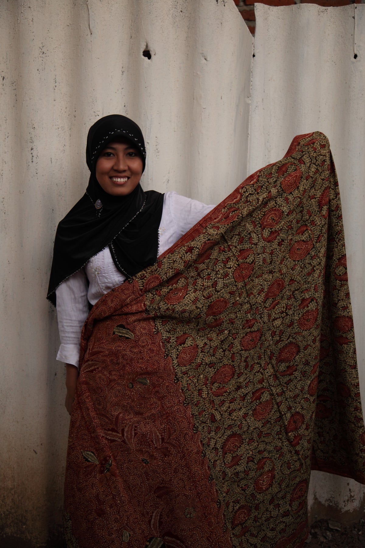 SARONG RELAWATI KEONG