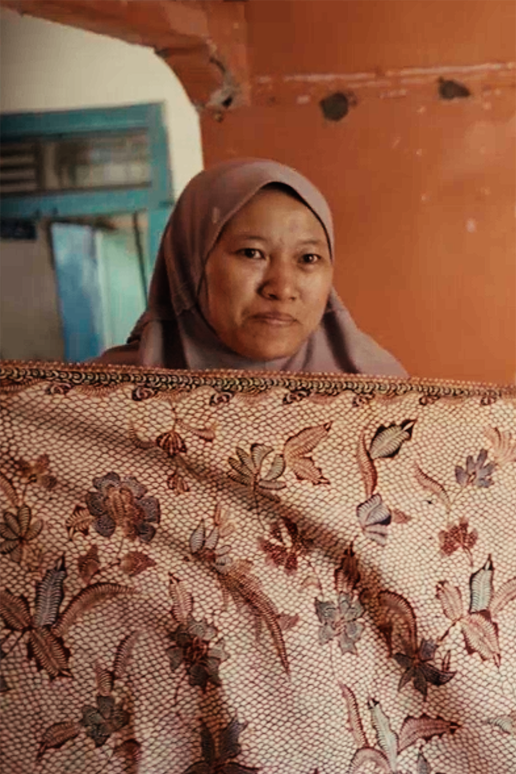IBU NUR MAUIDHOH, SARONG RELAWATI SISIK